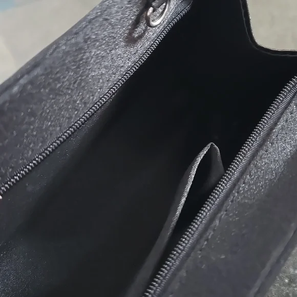 Handbag - Picture 2 of 4